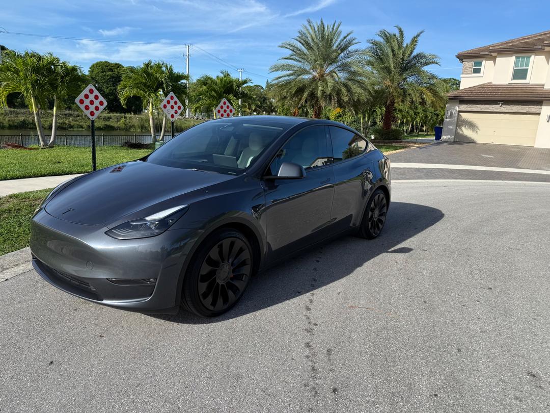 Tesla_Model Y 