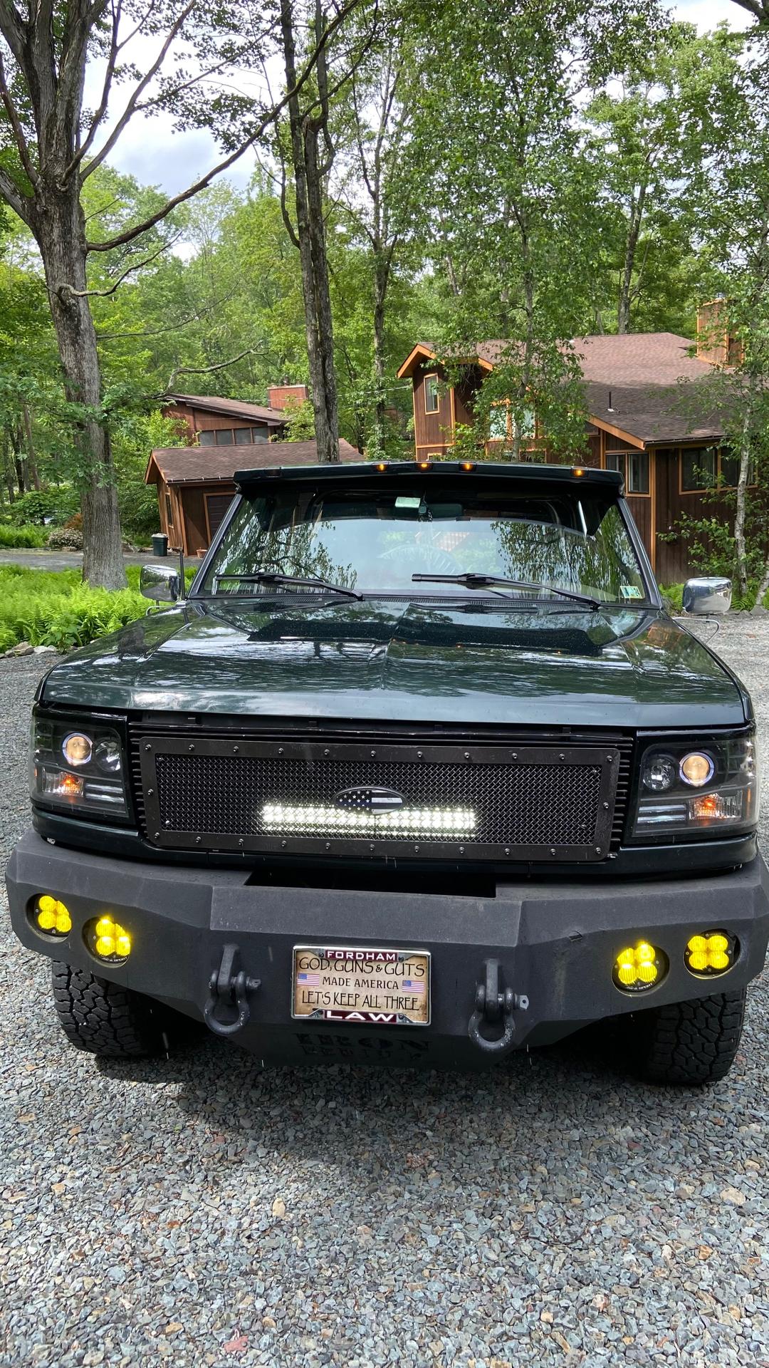 Ford_Bronco 4WD 2D 