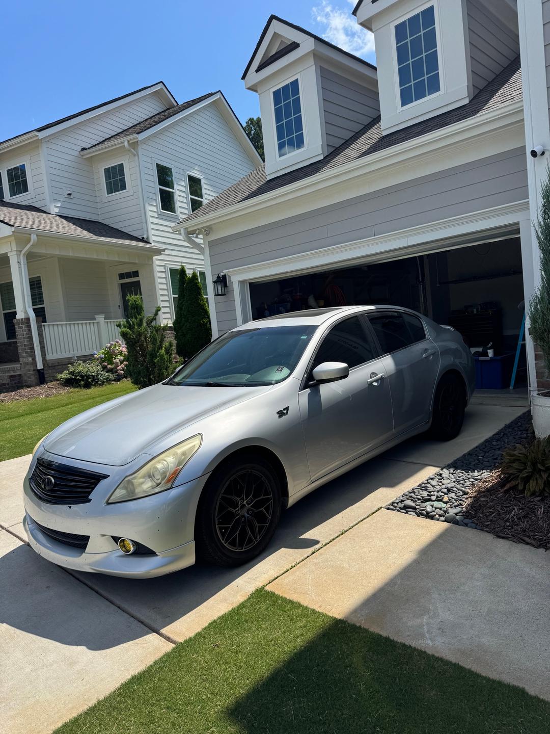 INFINITI_G37 