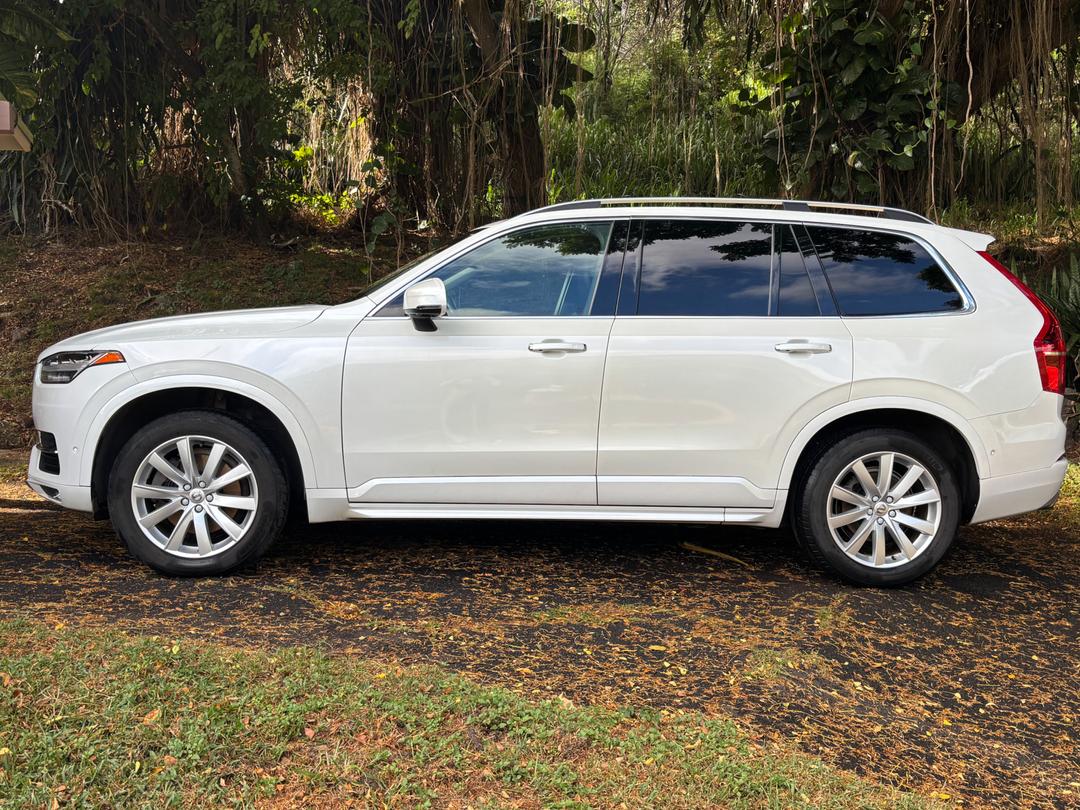 Volvo_XC90 