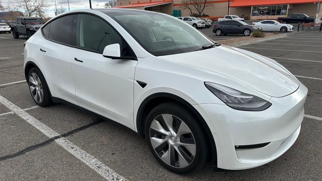 Tesla_Model Y 