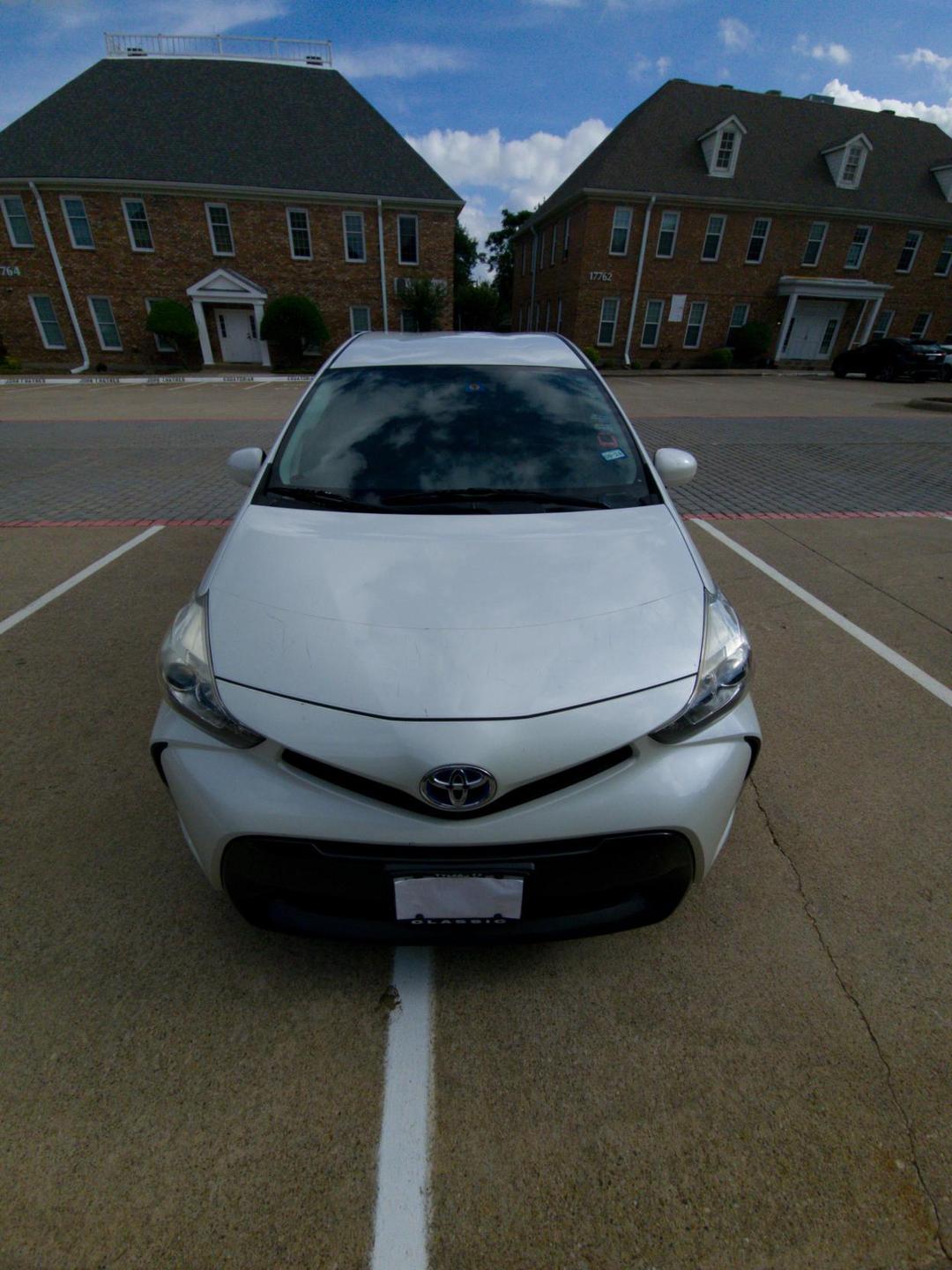 Toyota_Prius V 