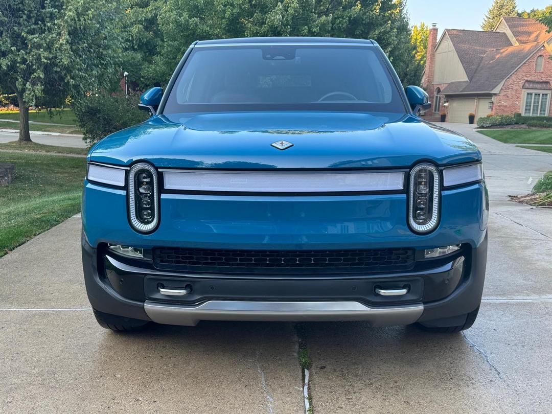 Rivian_R1S 