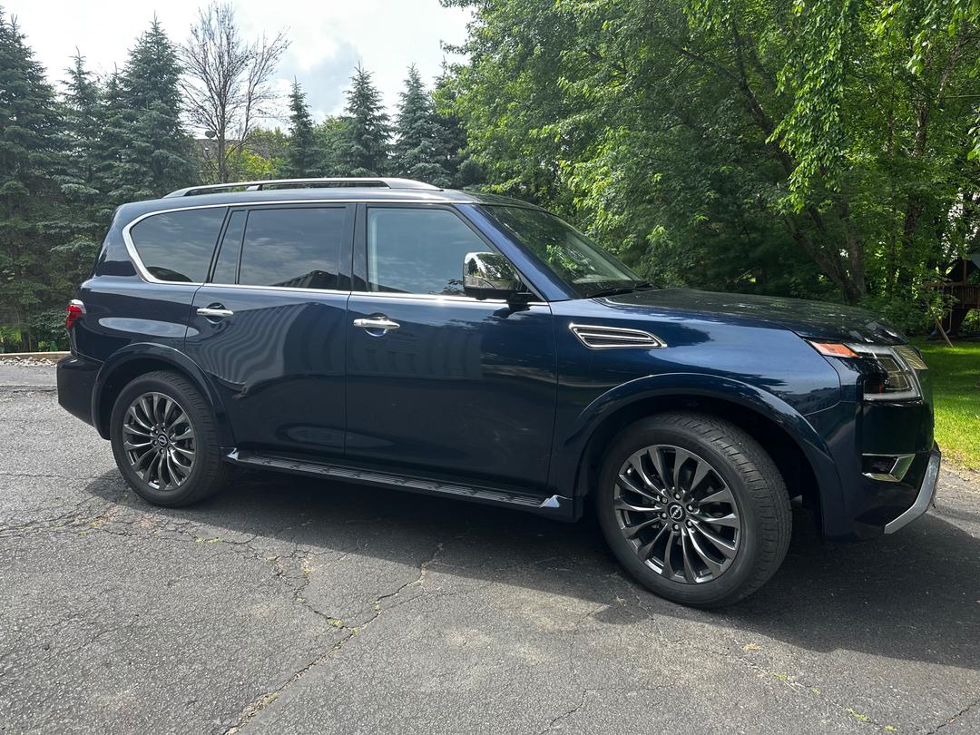 Nissan_Armada 