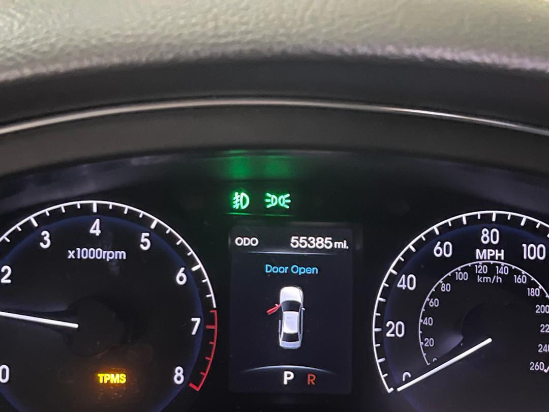 Hyundai_Genesis 