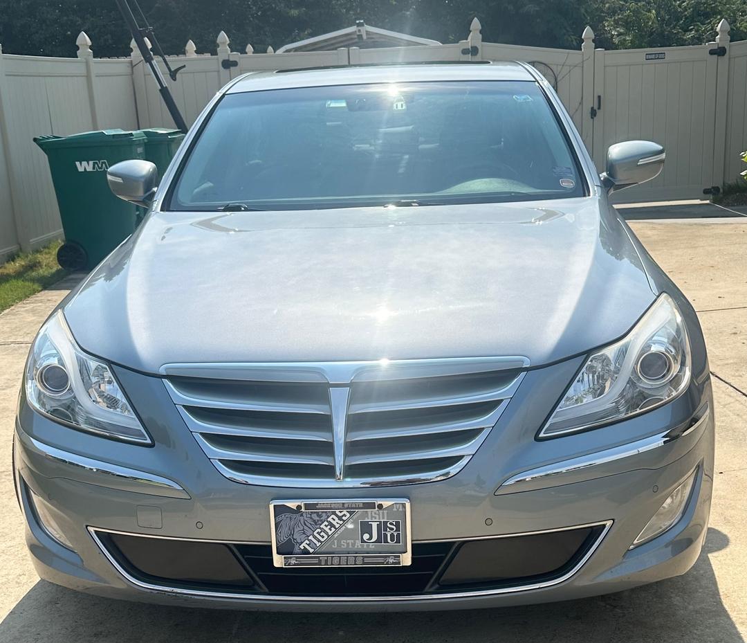 Hyundai_Genesis 
