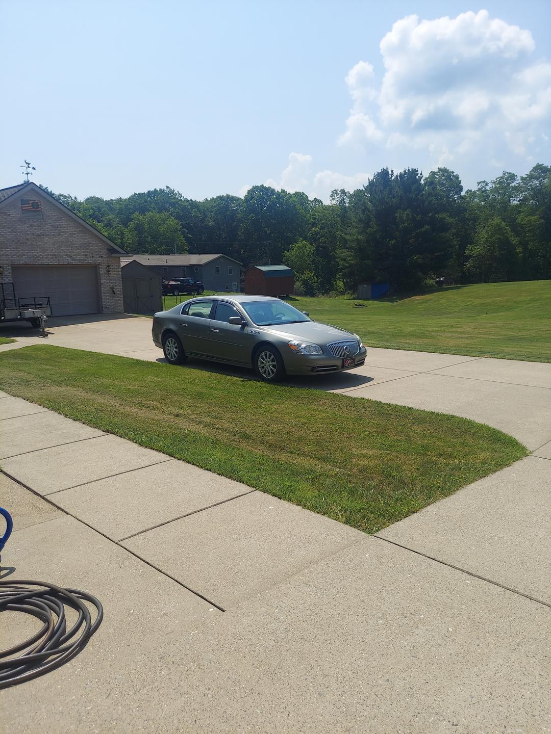 Buick_Lucerne 