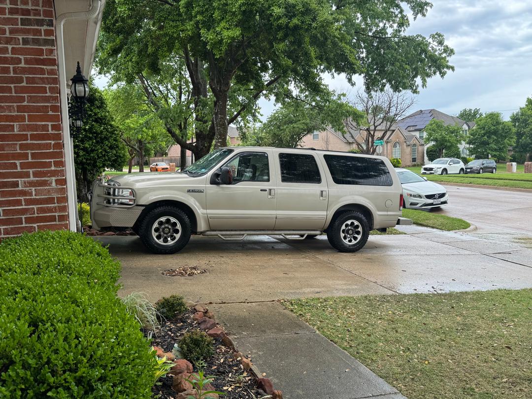 Ford_Excursion 
