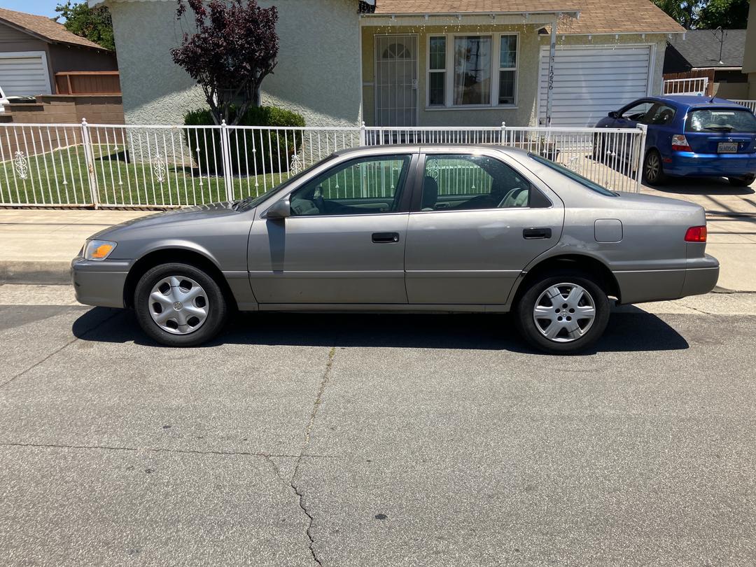 Toyota_Camry 