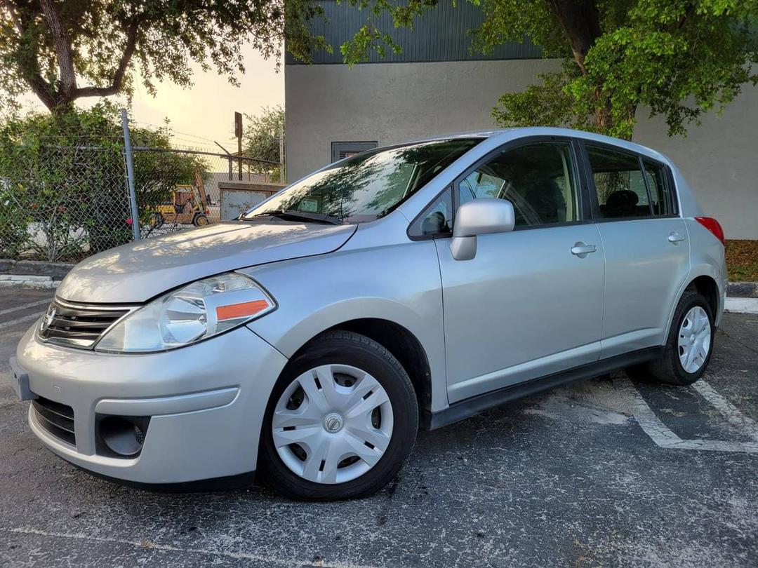 Nissan_Versa 