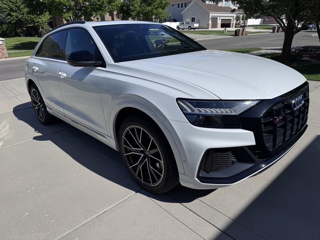 Audi_SQ8 