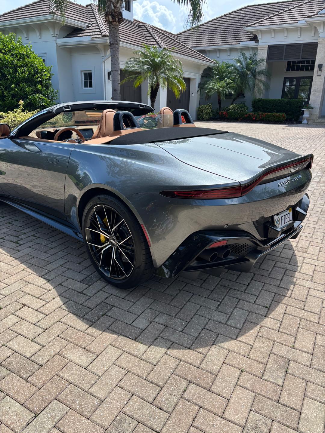Aston Martin_Vantage 