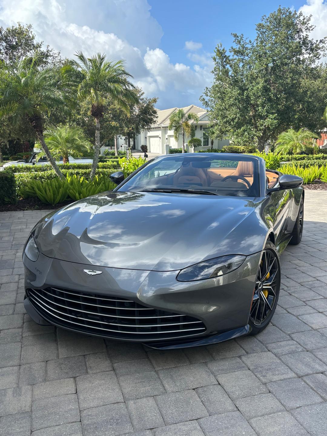 Aston Martin_Vantage 