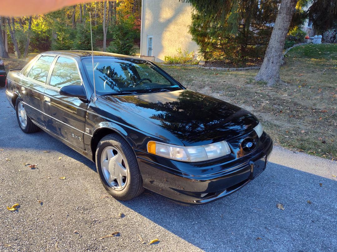Ford_Taurus 