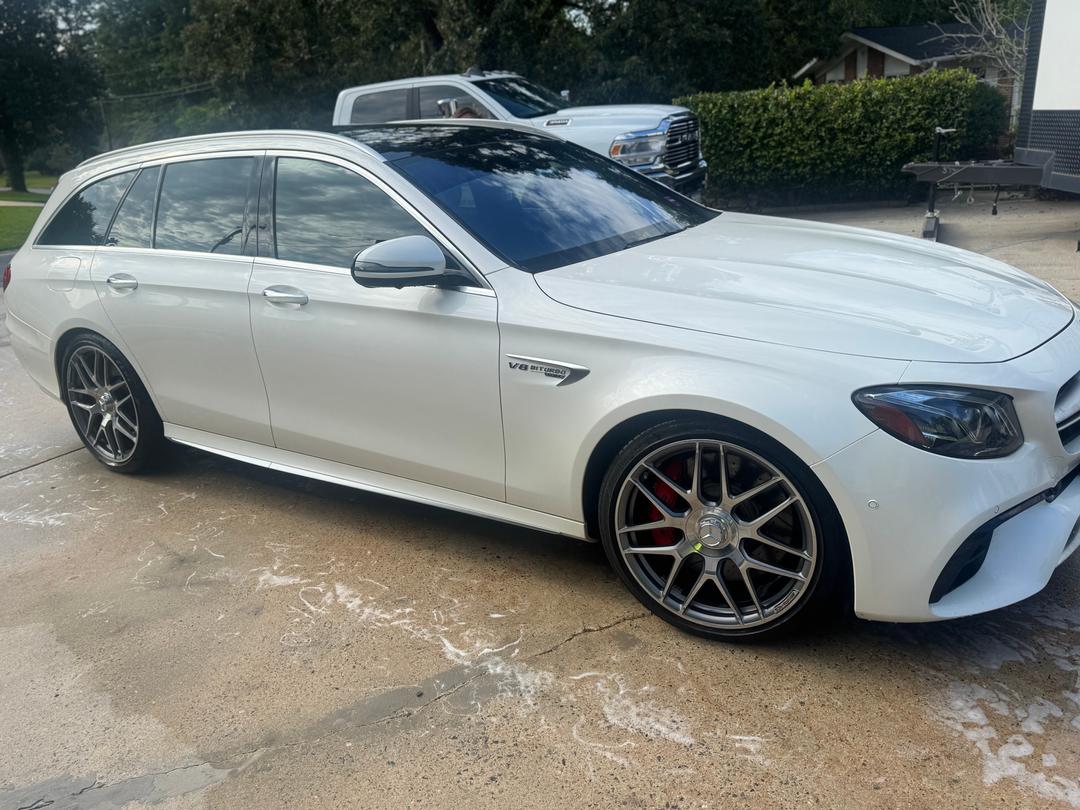 Mercedes-Benz_E-Class 