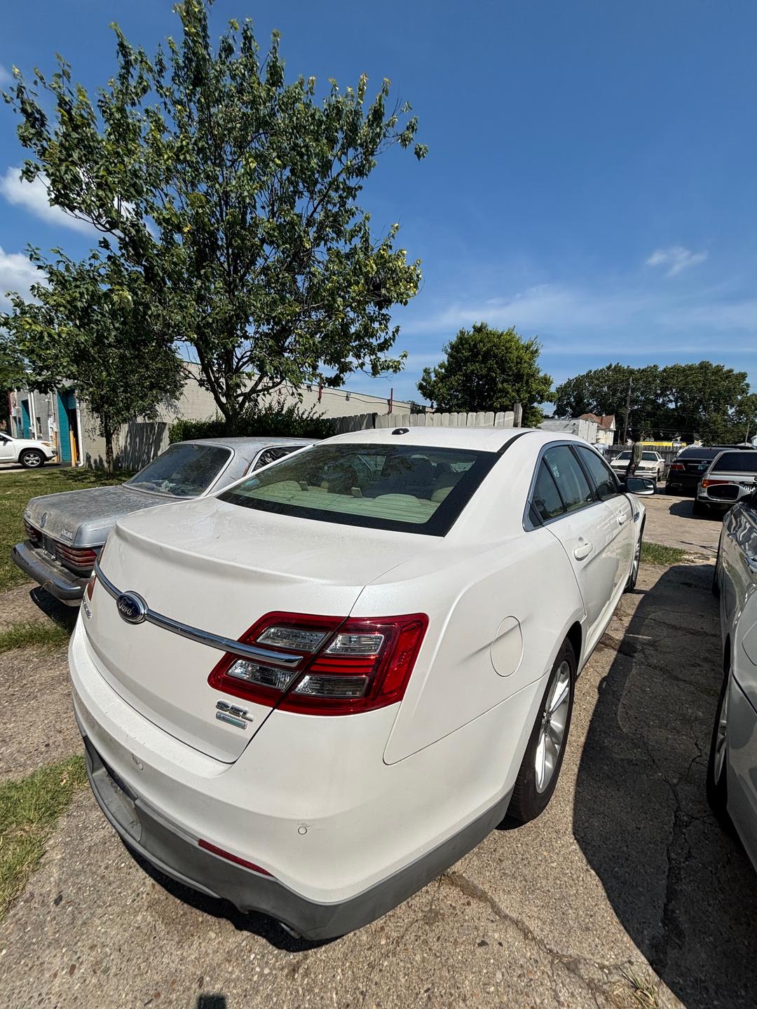 Ford_Taurus 