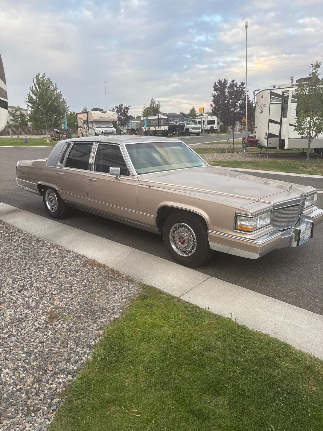 Cadillac_Brougham 