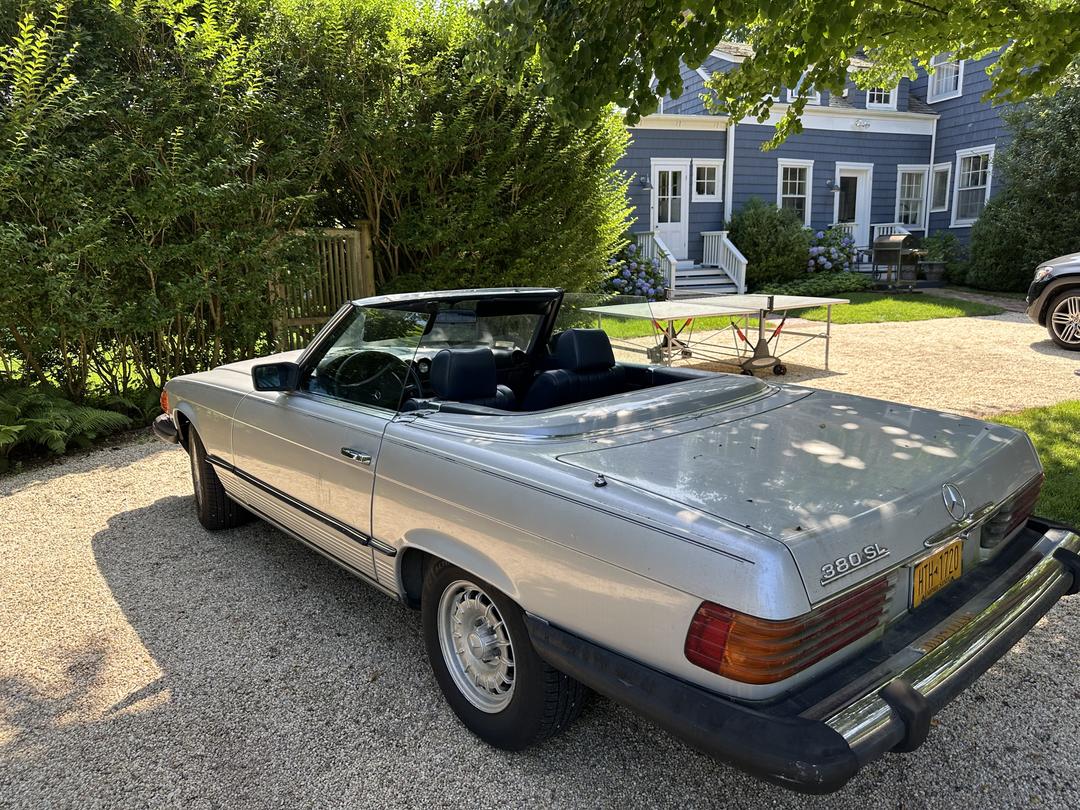 Mercedes-Benz_380 Series 