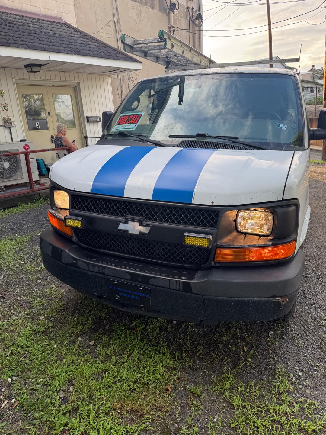Chevrolet_G2500 Vans 