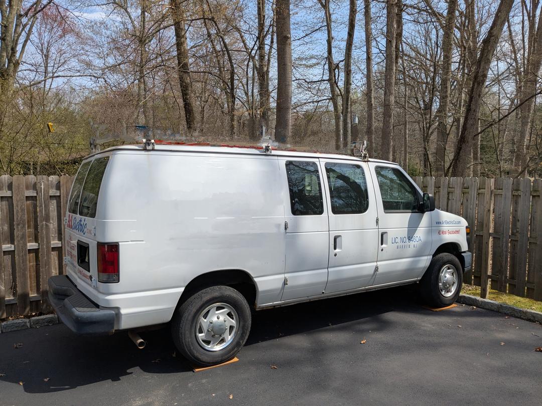 Ford_E250 Vans 
