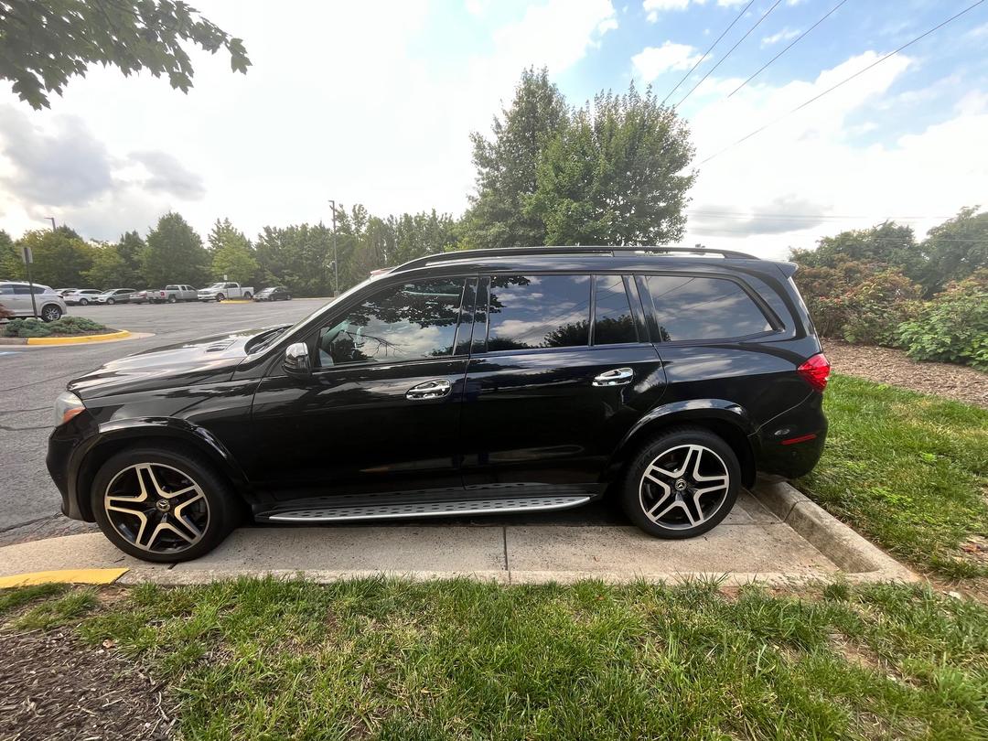 Mercedes-Benz_GLS 