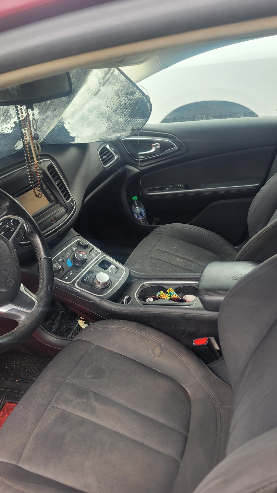 Chrysler_200 