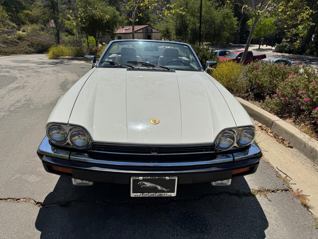 Jaguar_XJ 