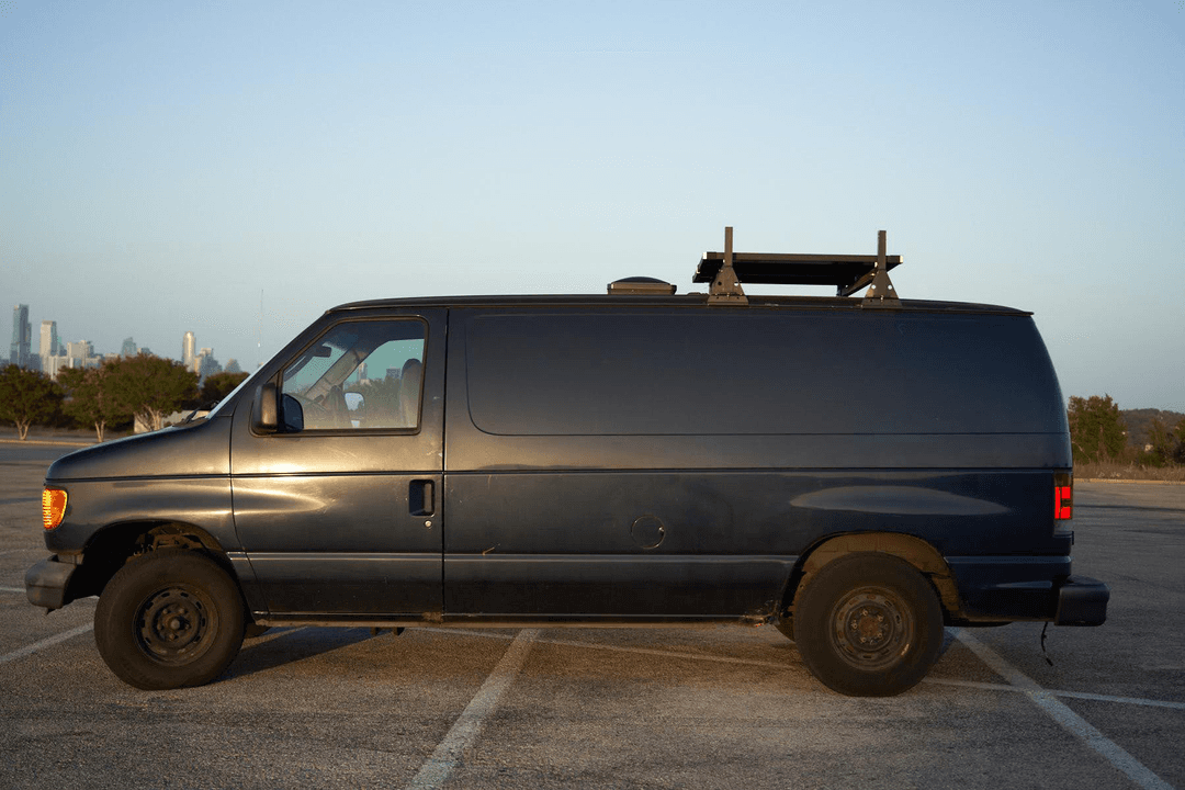 Ford_E150 Vans 