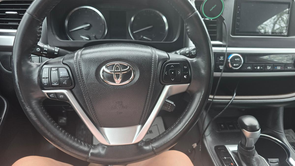 car_image_564x480 - 