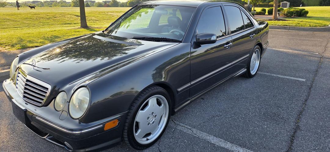 Mercedes-Benz_E Class 