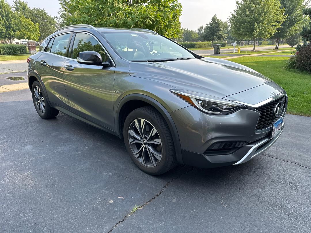 INFINITI_QX30 