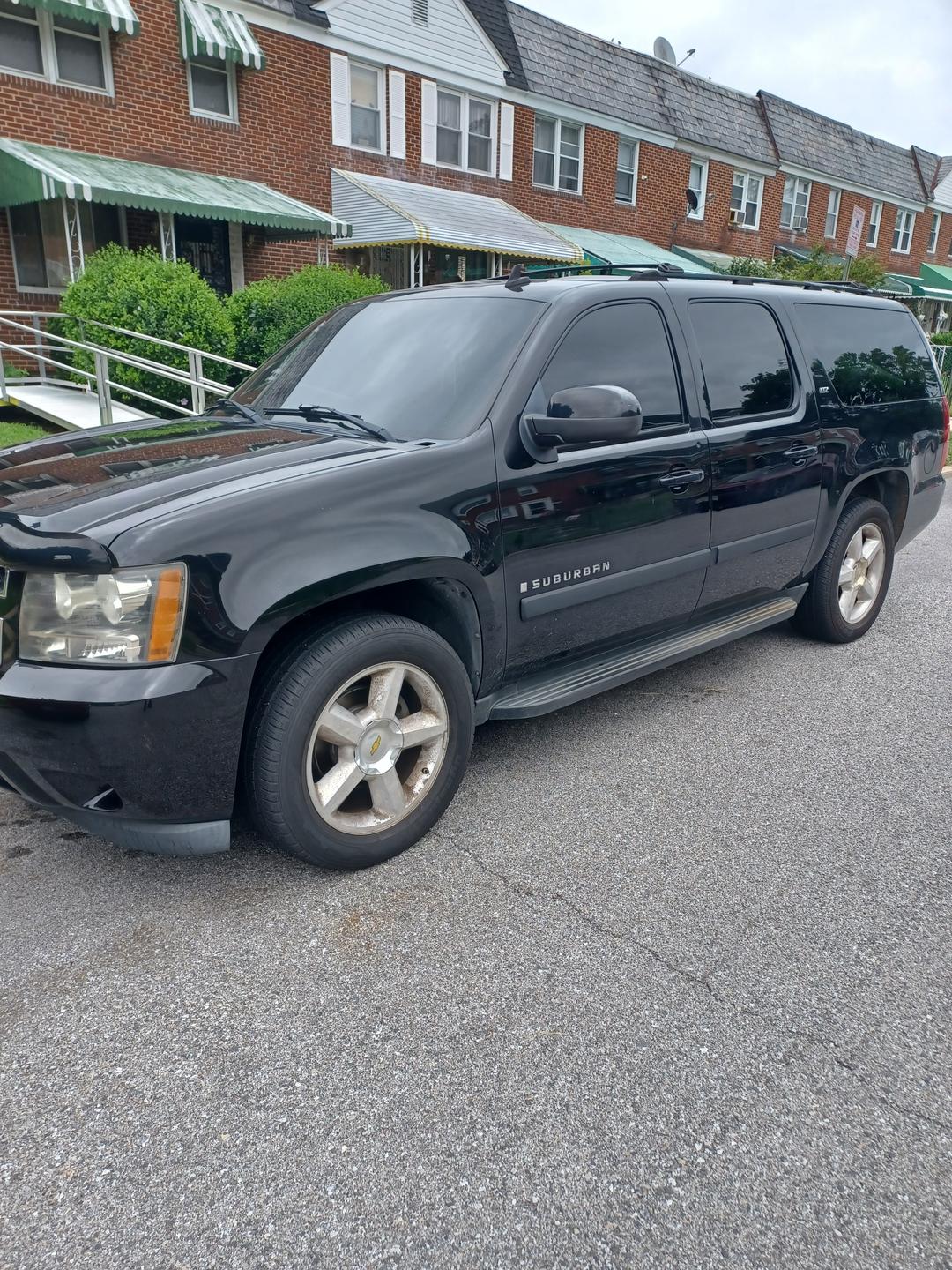 Chevrolet_Suburban 