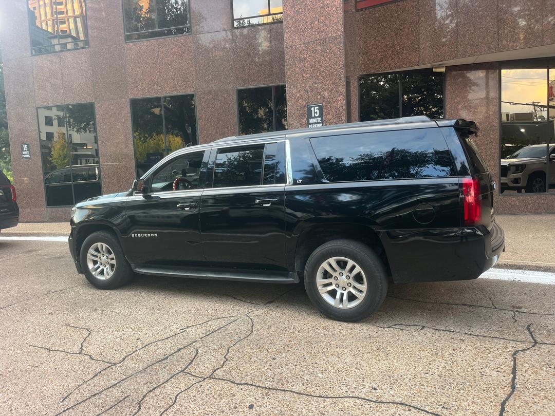 Chevrolet_Suburban 