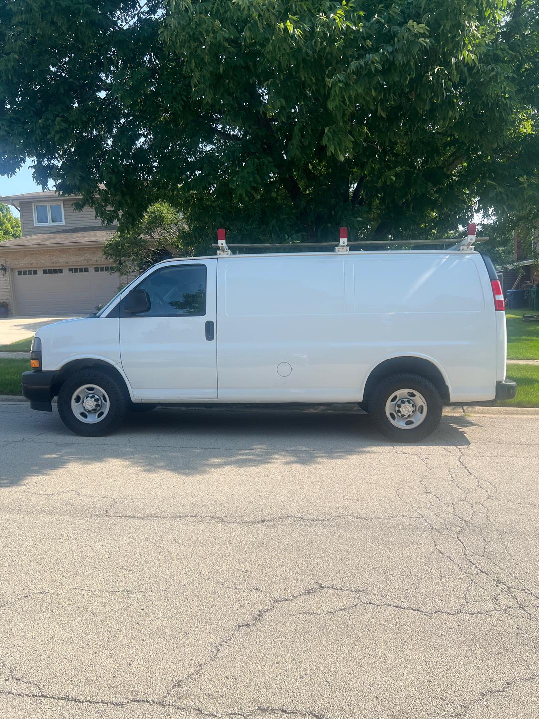 Chevrolet_Express Cargo 