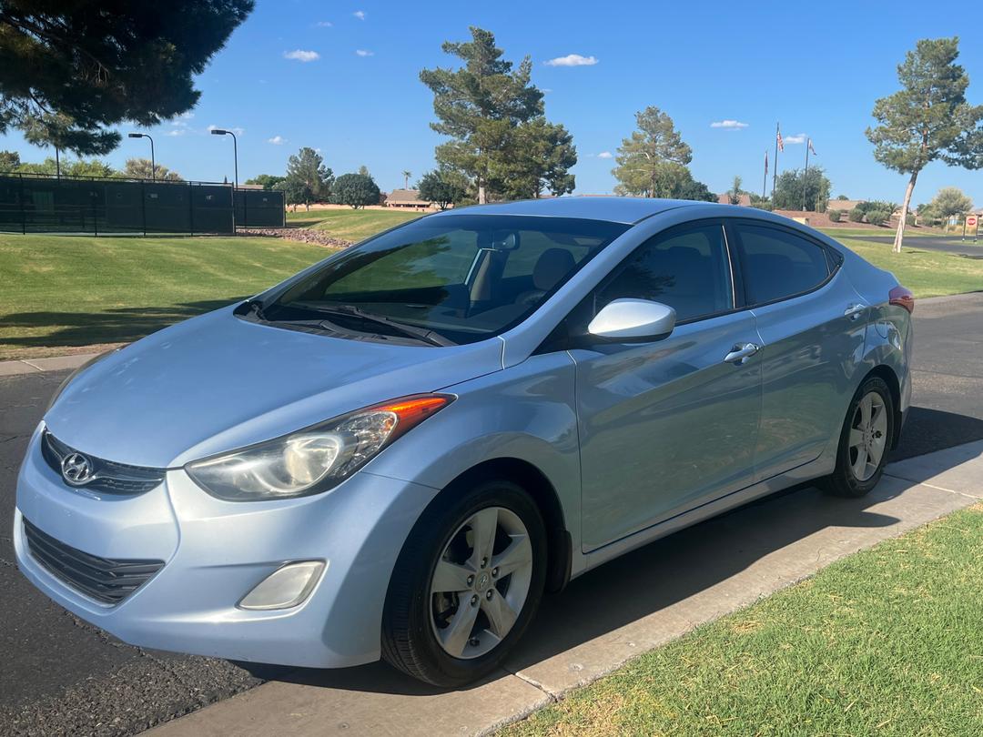Hyundai_Elantra 