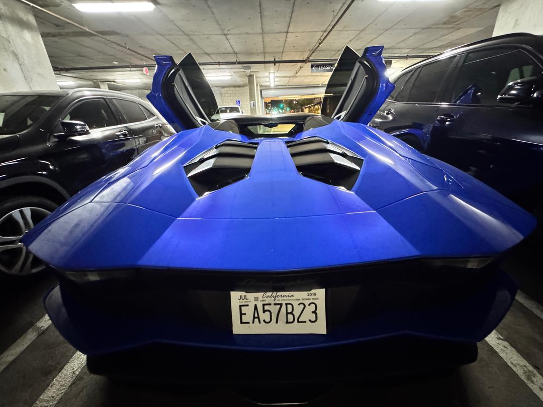 Lamborghini_Aventador 