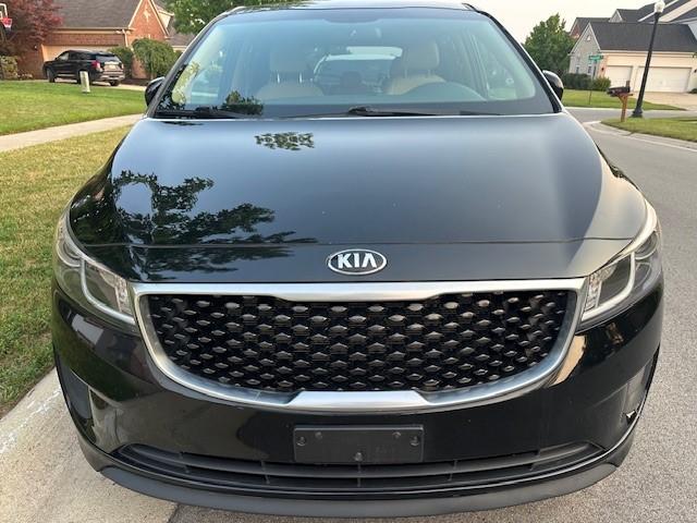 Kia_Sedona 