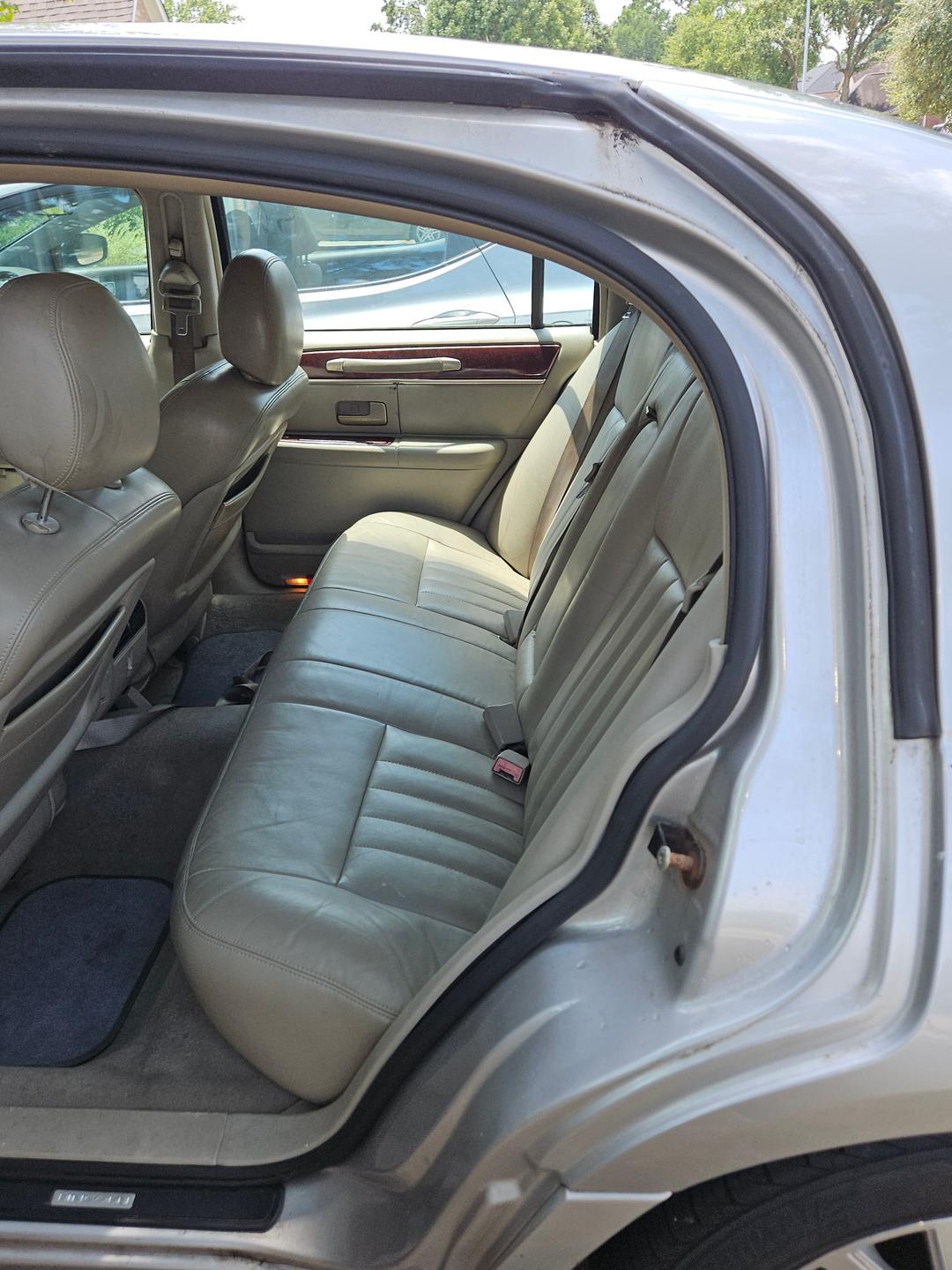 Lincoln_Town Car 