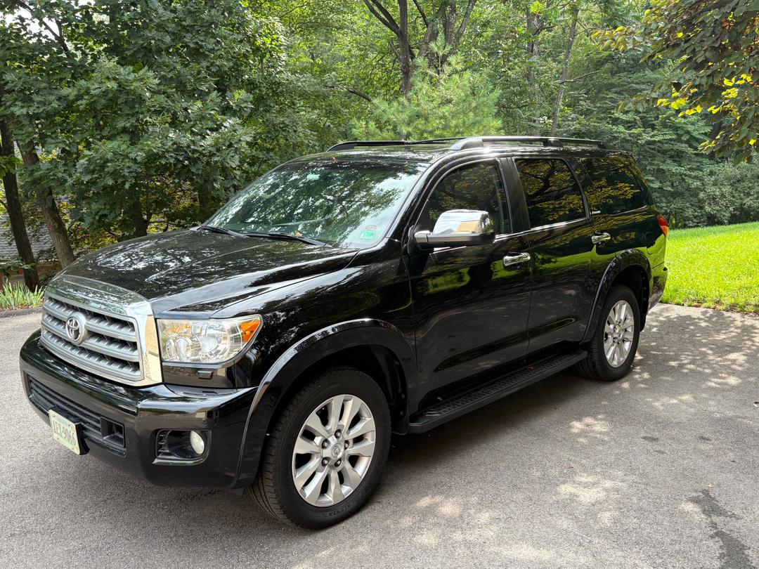 Toyota_Sequoia 