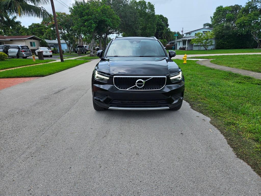 Volvo_XC40 