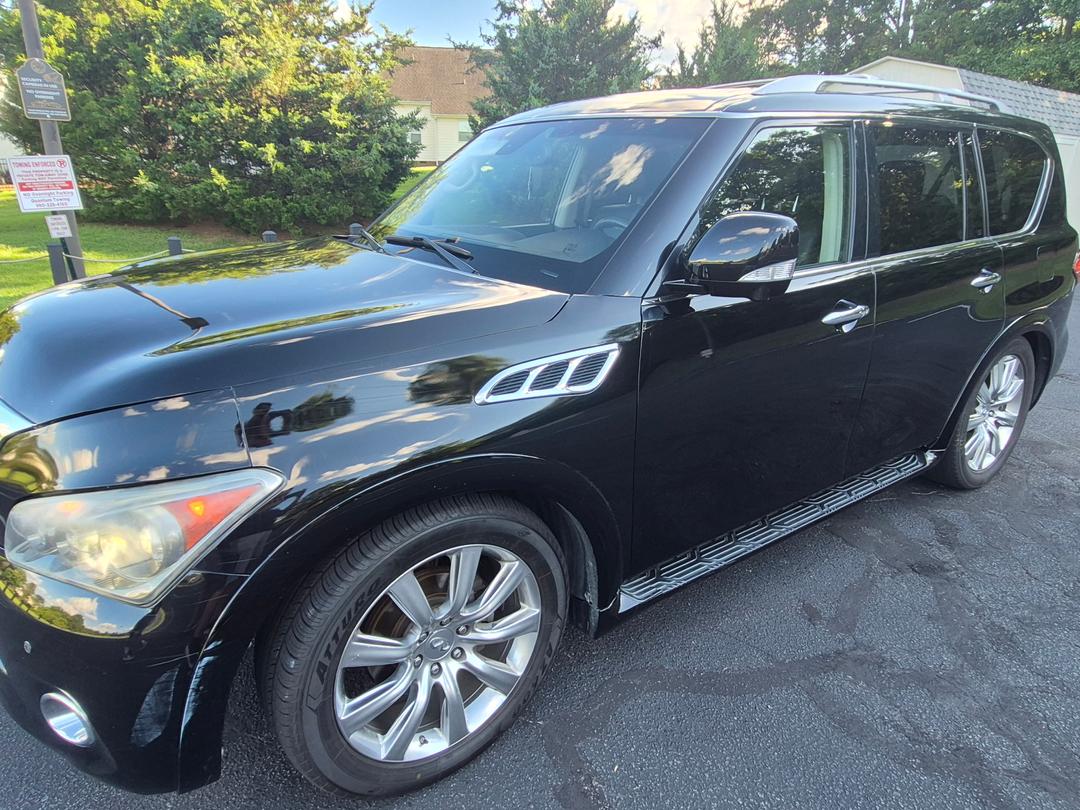 INFINITI_QX56 