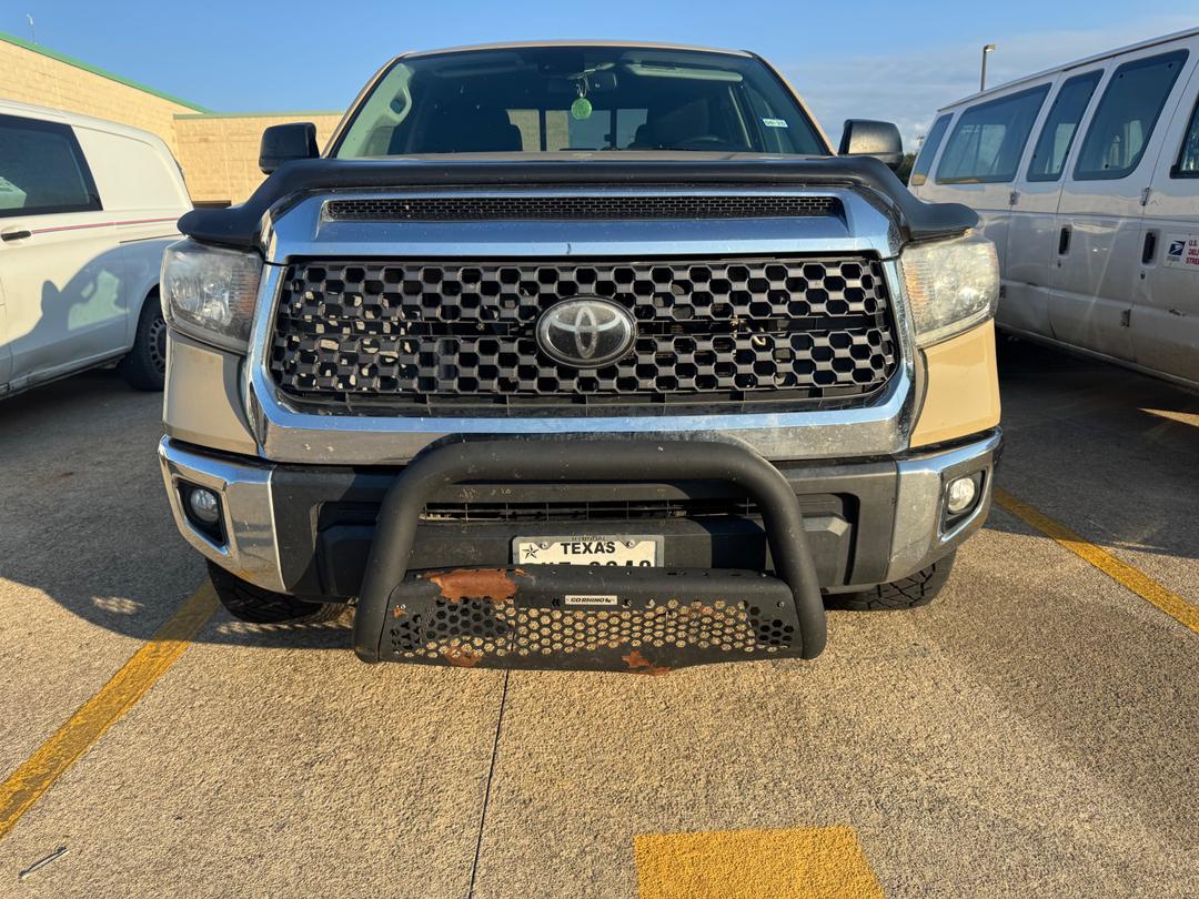 Toyota_Tundra 