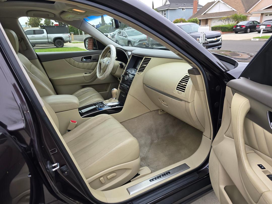 INFINITI_FX35 