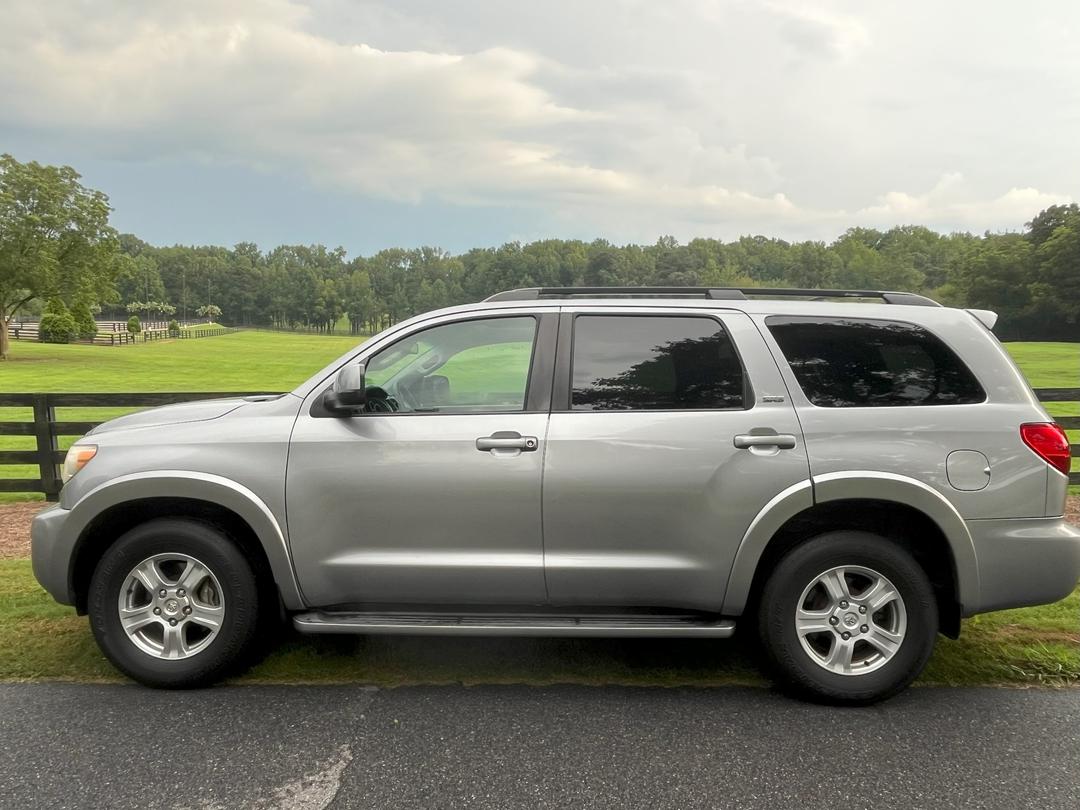 Toyota_Sequoia 