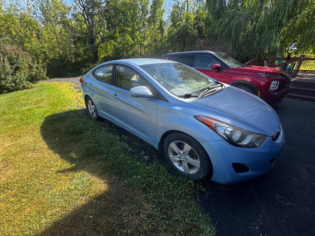 Hyundai_Elantra 