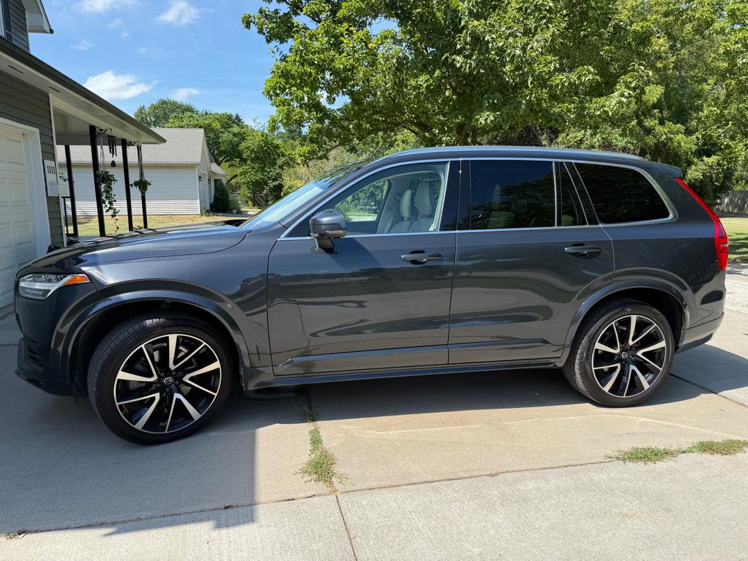 Volvo_XC90 