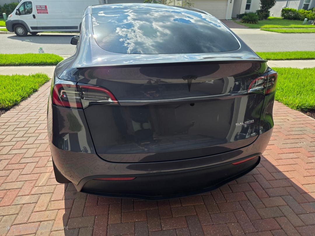 Tesla_Model Y 