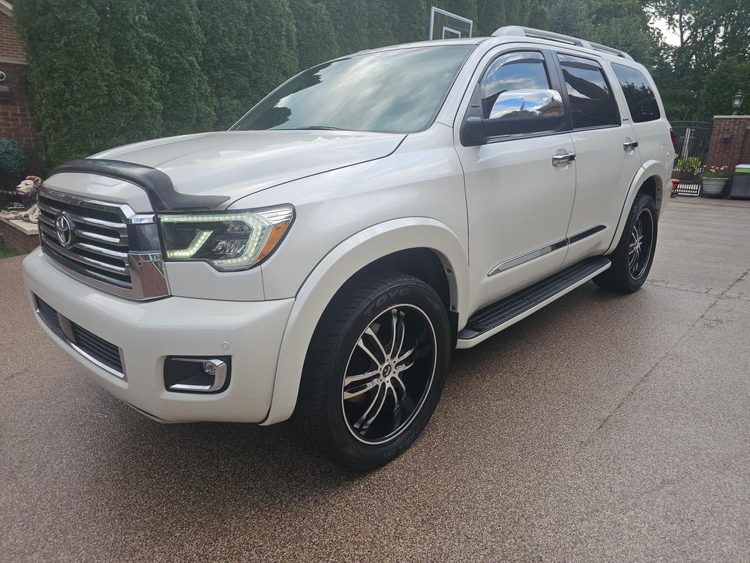 Toyota_Sequoia 
