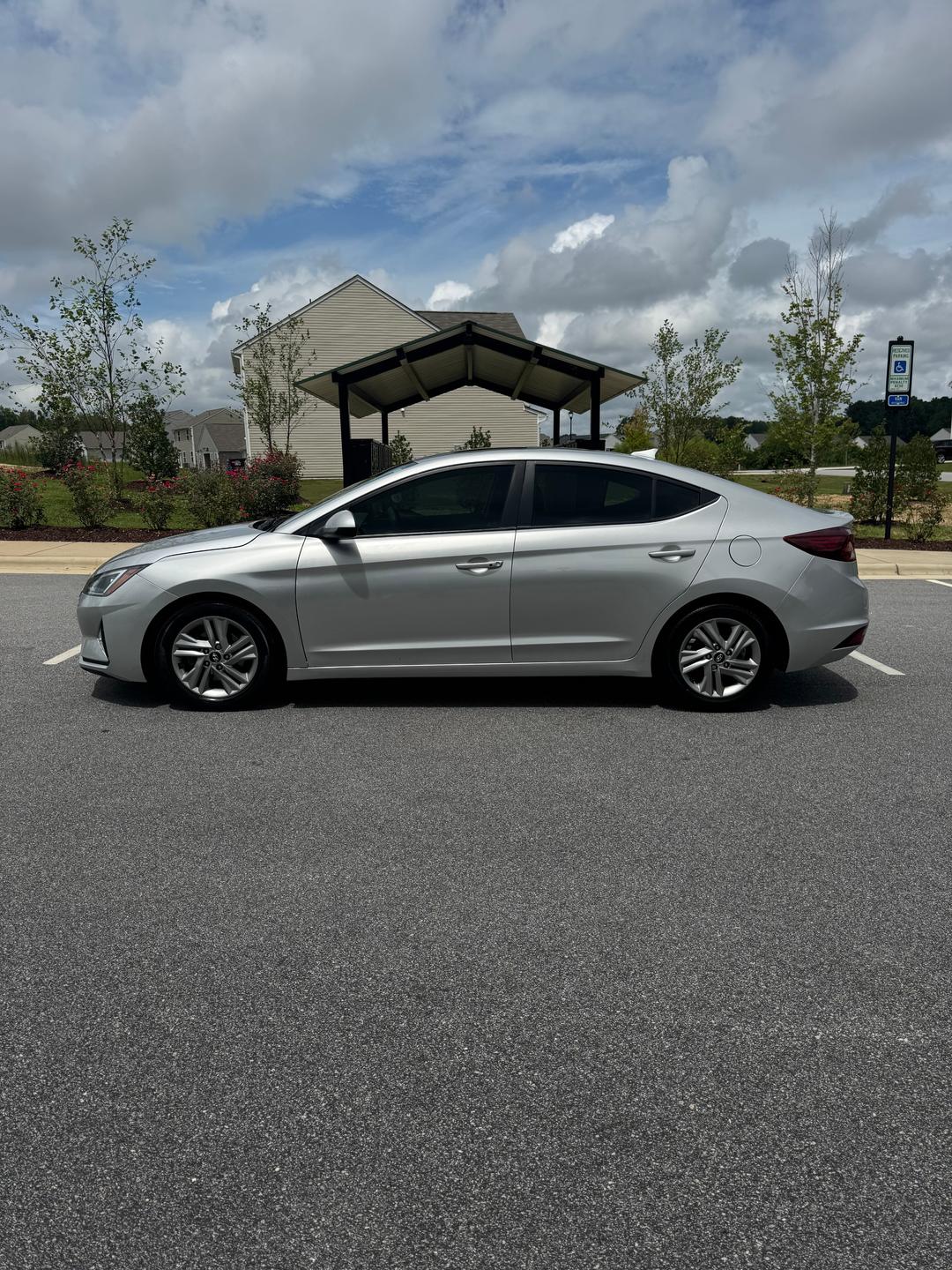 HYUNDAI_Elantra 