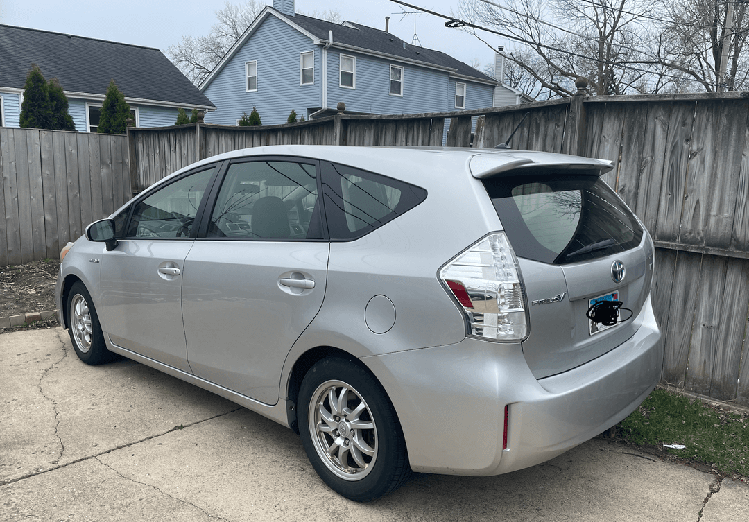 Toyota_Prius V 